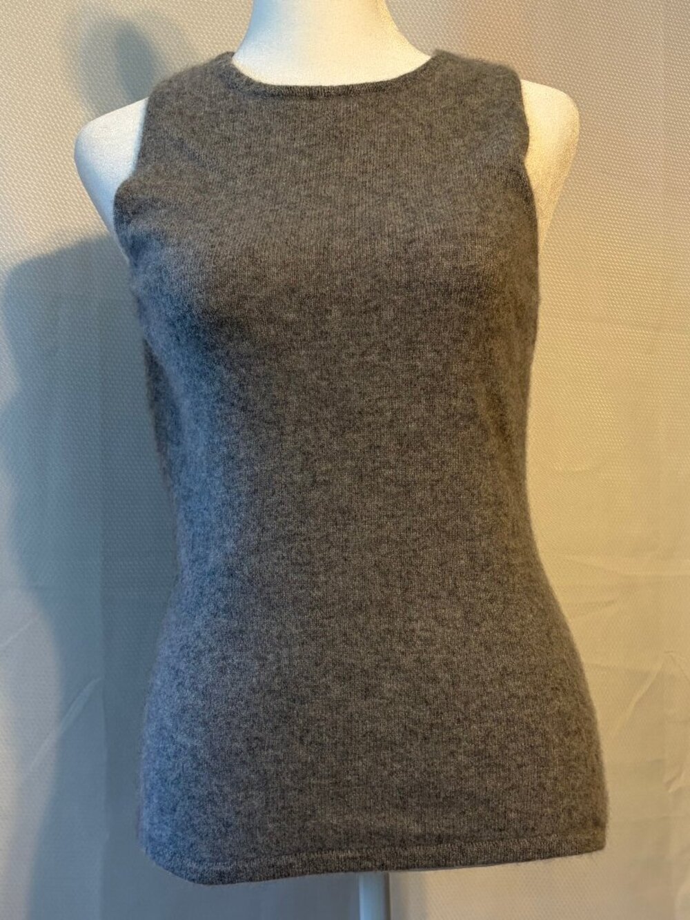 Fenn Wright Manson 100% 2 Ply Cashmere Sweater Vest